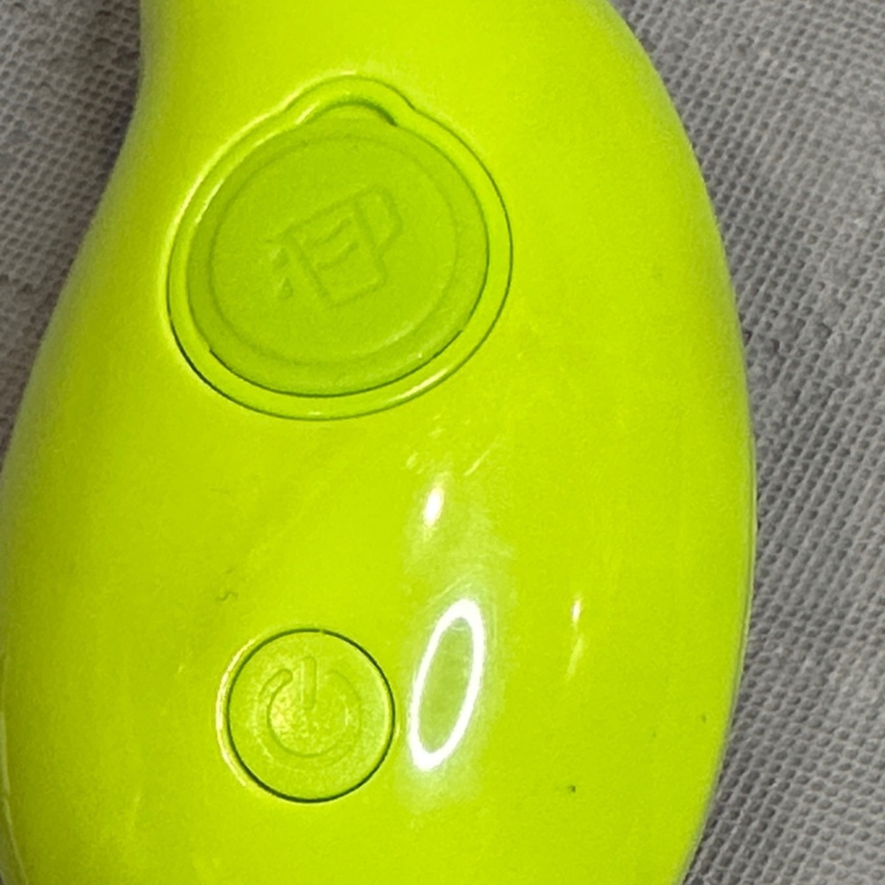 Vibrant Lime Green USB Cat Grooming Steamer Remove Excess Cat Hair with Ease - Picture 6 of 8